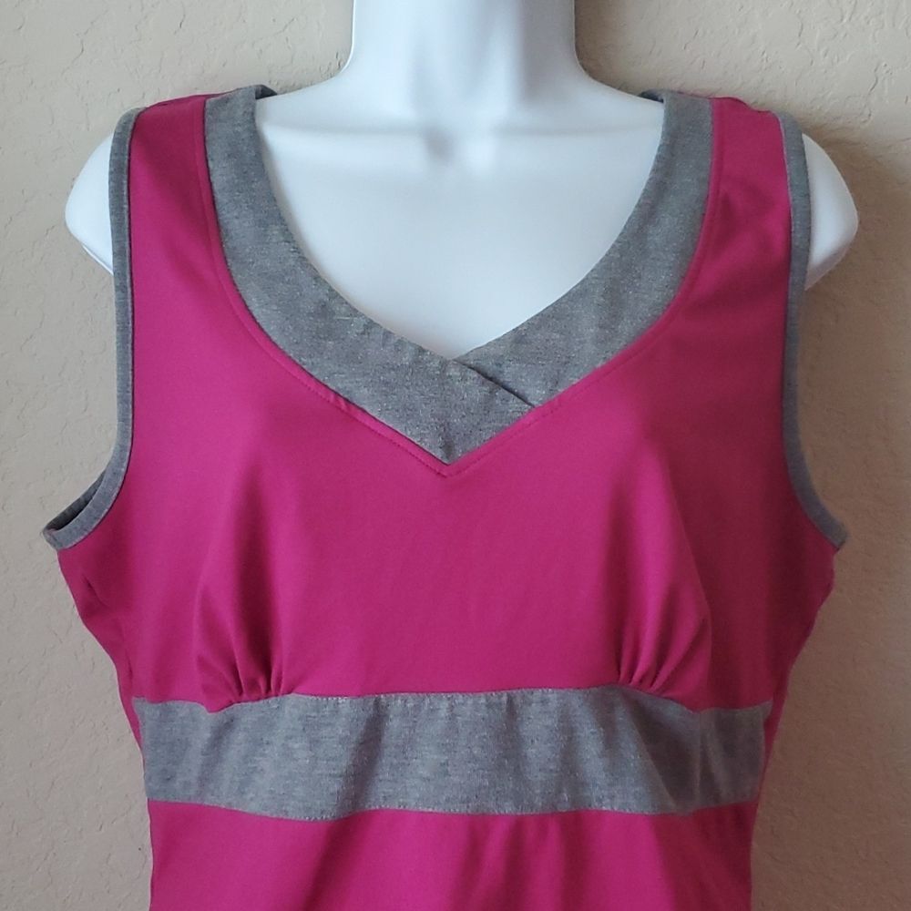 Tek Gear Women’s Large Pink & Gray V-Neck Athletic Tank Top Workout Shirt - Picture 2 of 8